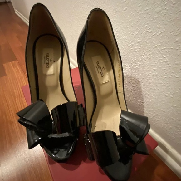 Valentino With Bow Black Patent Leather Platform Heels 36.5 - Picture 4 of 9